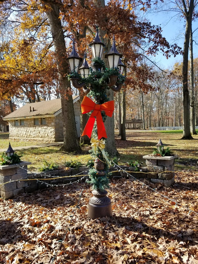 PHOTOS Christmas Decorations in Ewing Park Ellwood City, PA news
